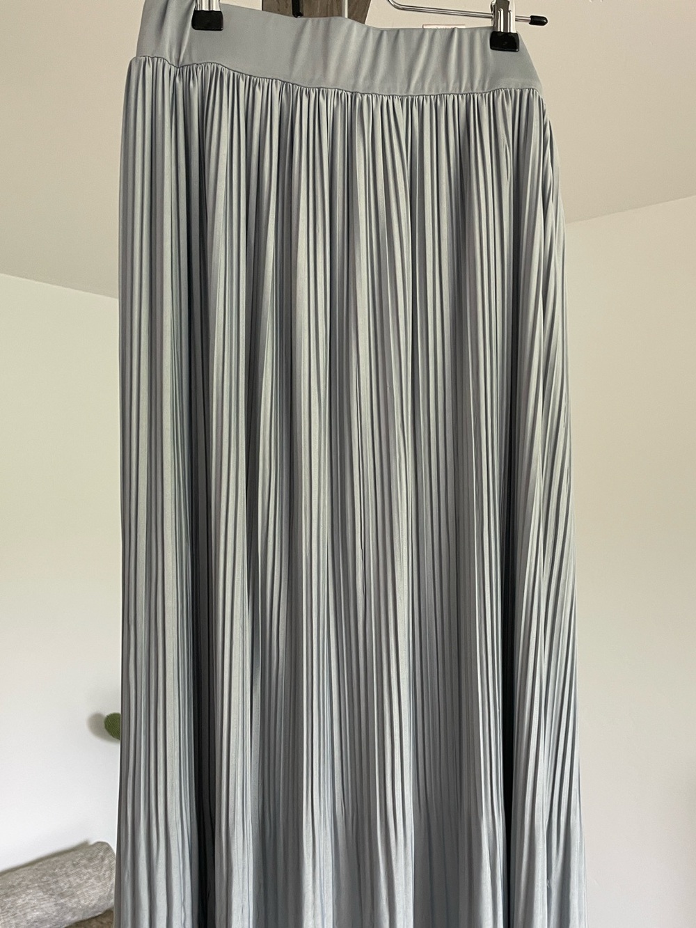 Metro Wear Silver-Gray Pleated Maxi Skirt - Picture 2 of 16